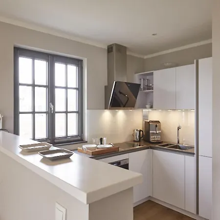 Reetland Am Meer - Premium Reetdachvilla Mit 3 Schlafzimmern, Sauna Und Kamin E24 Dranske Exterior photo