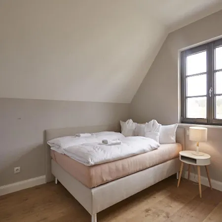 Reetland Am Meer - Premium Reetdachvilla Mit 3 Schlafzimmern, Sauna Und Kamin E24 Dranske Exterior photo